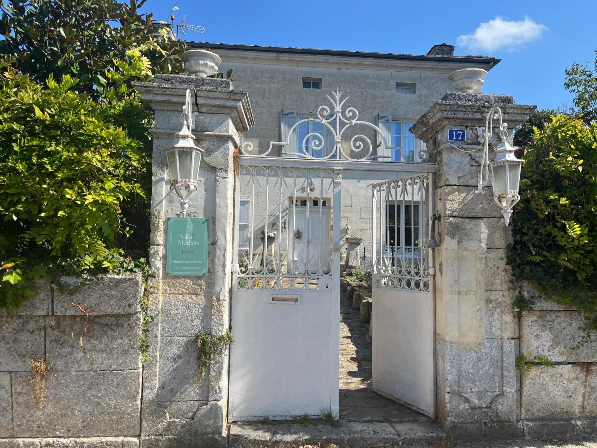Villa Medicis Brantôme Buitenkant foto